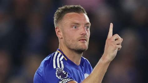 Premier League LIVE: Build up, scores, radio commentary.